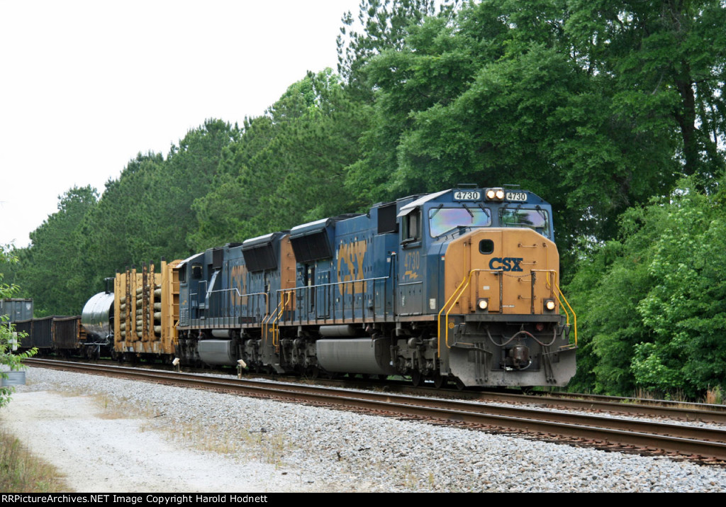 CSX 4730 & 4786 lead train Q410 past the signals at CP Java